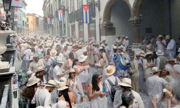El Carnaval de Los Indianos: La Fiesta Cubana más Grande Fuera de Cuba