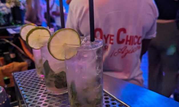 Oye Chico Bar: noches de ron y sabor cubanos en Paraguay.